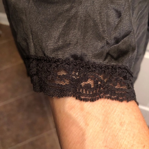 Vintage Black Slip with Lace Trim - Picture 7 of 9